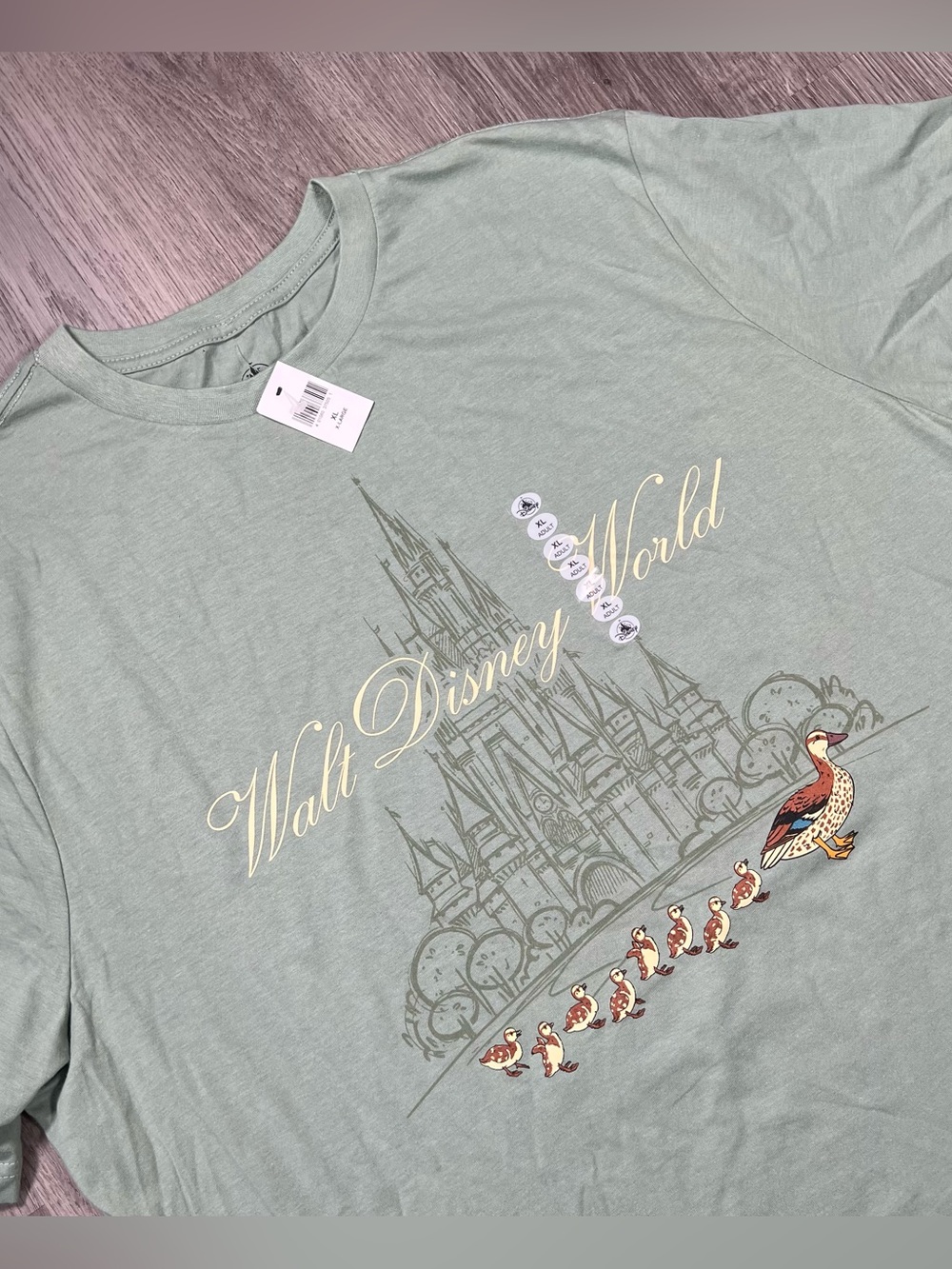 New Disney Parks 2026 Walt Disney World Castle Ducks TShirt Size XL Green